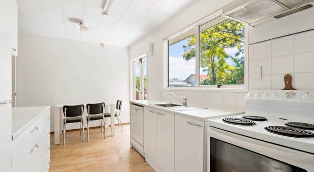 3 Bedroom House For Rent (Papatoetoe) - Photo 1