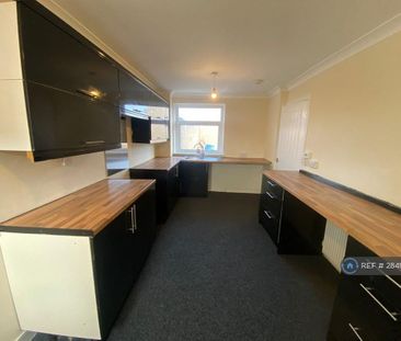 3 bedroom end of terrace house to rent - Photo 6