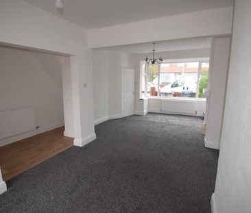 To Let 3 Bed Mid Terraced House - Photo 1