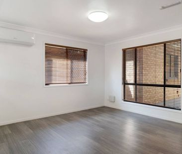 Stylish, Low-Maintenance Townhouse in Prime East Toowoomba Location - Photo 3