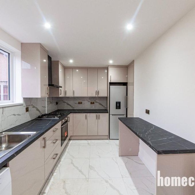 3 bedroom semi-detached house to rent - Photo 1