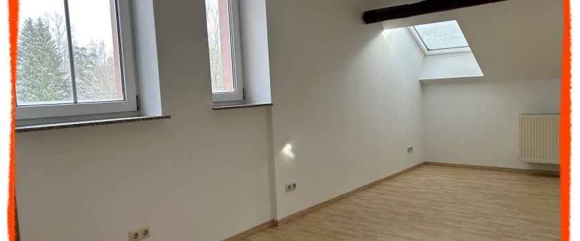 2-Zimmer-Wohnung im Dachgeschoss in Zwickau-Bockwa, architektonisch wertvolles Wohnhaus, zu vermieten! - Photo 1