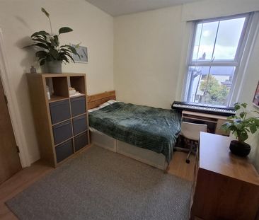 Pen-Y-wain Road, Roath - Photo 3