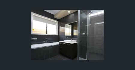 Stylish 4-Bedroom Family Home – Space, Comfort & Convenience! - Photo 4