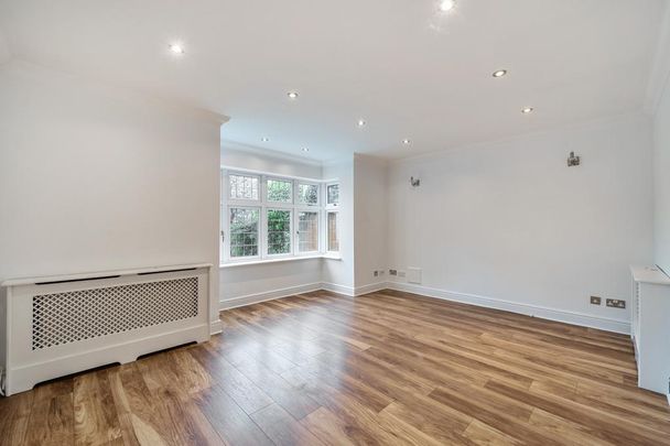 6 bedroom detached house to rent - Photo 1