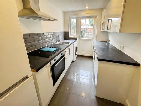3 bedroom terraced house to rent - Photo 5