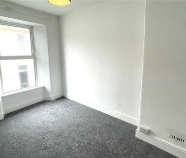 2 bedroom end of terrace house to rent - Photo 3