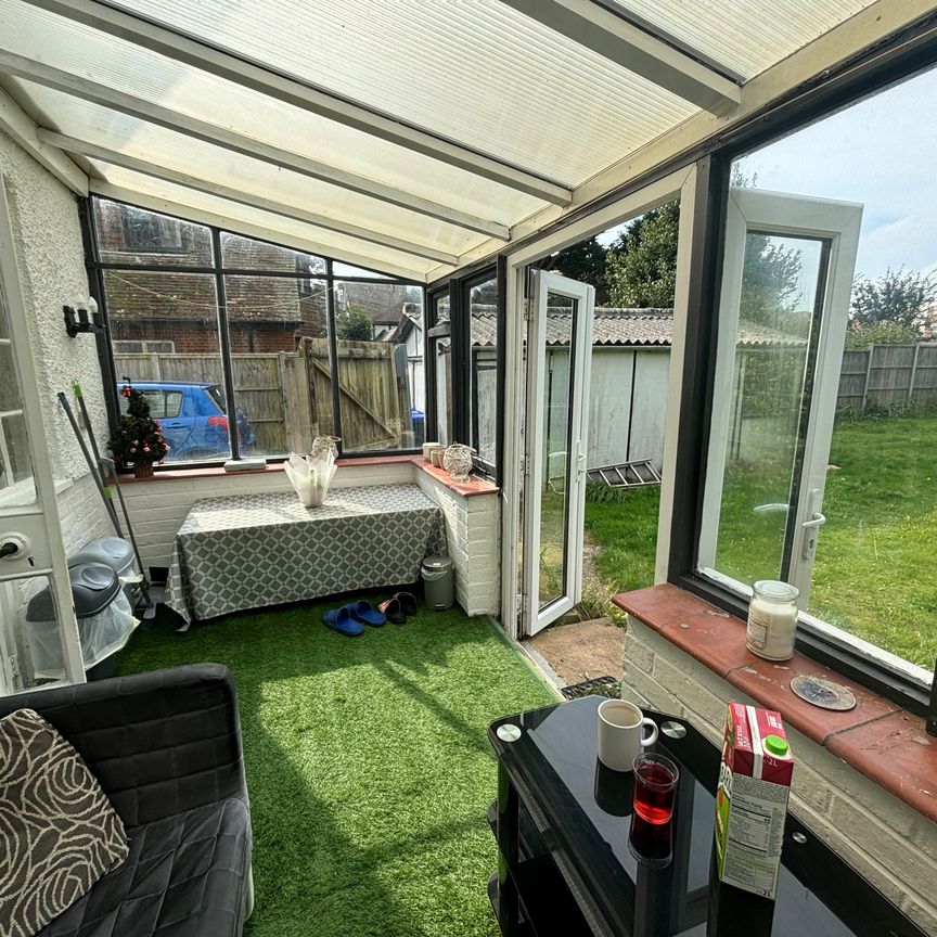 2 bedroom apartment to rent Downview Road, Worthing, BN11 - Photo 1