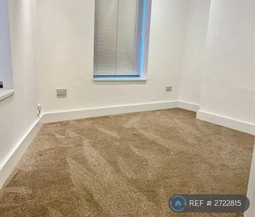 2 bedroom end of terrace house to rent - Photo 2