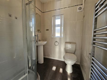 27 Northwood Drive, Shore Road, - Photo 3