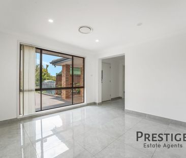 Modern Spacious Family Residence! - Photo 2