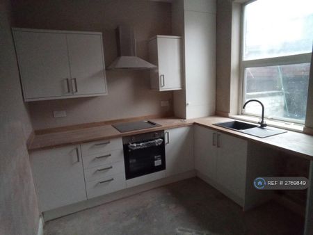 2 bedroom terraced house to rent - Photo 3