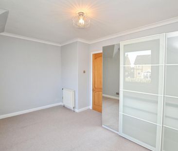 3 bedroom flat to rent - Photo 5