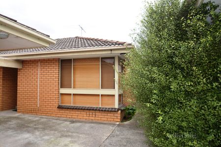 4/2 Waxman Parade, Brunswick West - Photo 2