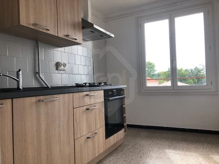 A LOUER Appartement T4 Résidence NOGENT à Orange avec cave et parking, - Photo 5