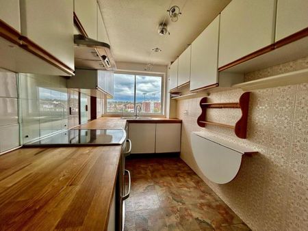 3 bedroom flat to rent - Photo 2