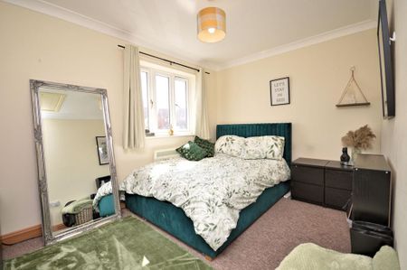 2 bedroom end of terrace house to rent - Photo 4