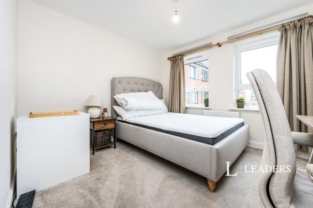 4 bedroom detached house to rent - Photo 4