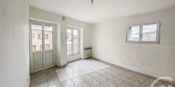 Location Appartement 1 pièce 16m² LA ROCHE BLANCHE 63670 - Photo 3