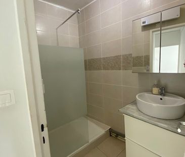 Location Appartement 2 pièces 47m² LA VALETTE DU VAR 83160 - Photo 3