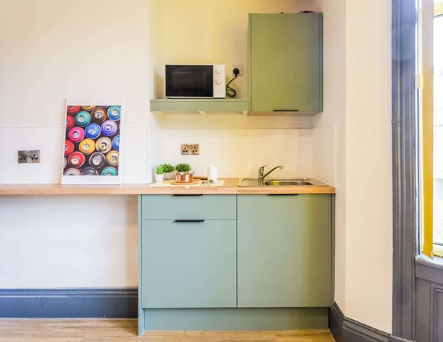 Crescent Road Room 2 - Photo 1