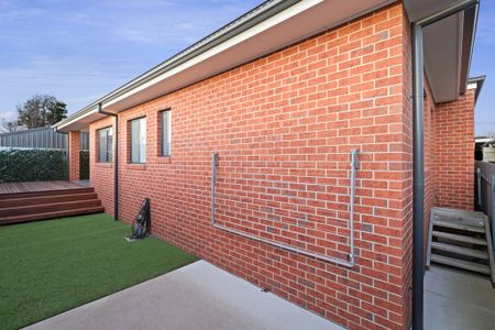 Modern Living On Olive - Photo 3