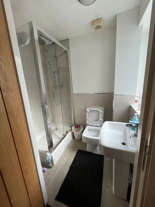 Room in a Shared House, Forster Street, NG7 - Photo 1