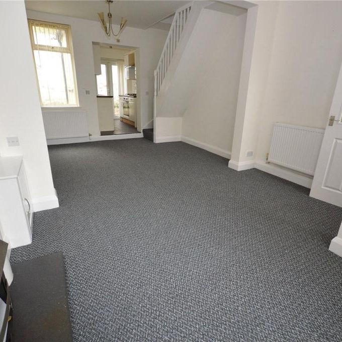 2 bedroom end of terrace house to rent - Photo 1