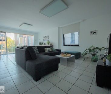 Ruim appartement met 2 kamers en gesloten garagebox - Photo 2