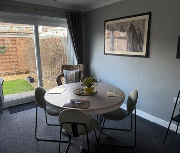 3 bedroom semi-detached house to rent - Photo 2