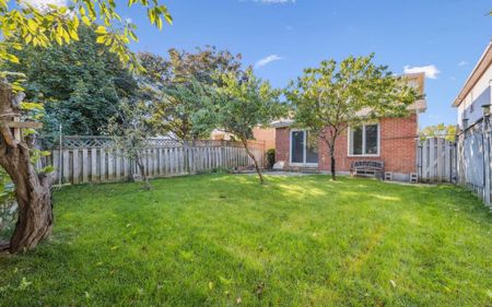 For Lease - 3932 Rushton Crescent, Mississauga, Ontario - Photo 2