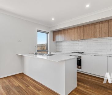 13 Monteverde Street, Armstrong Creek VIC 3217 - House For Rent | D... - Photo 4