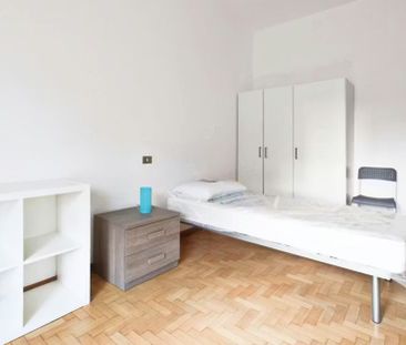 Via Sapri, Milan, Lombardy 20156 - Photo 2