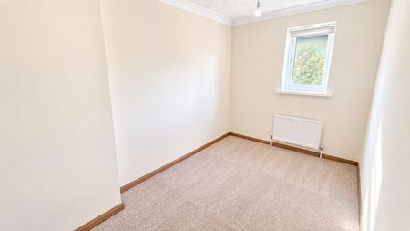 3 bedroom end of terrace house to rent - Photo 3