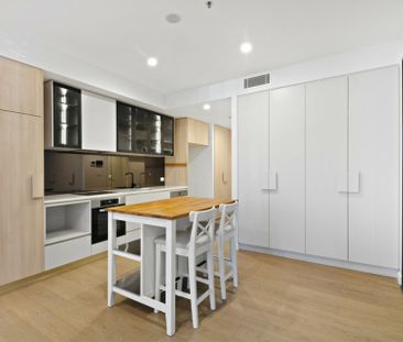 Luxury Living At The Griffin - Photo 3