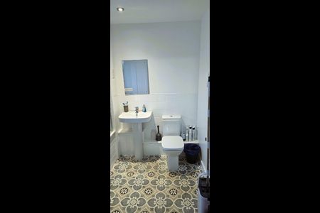 2 Bed Flat, Ethalion Lodge, SE18 - Photo 3