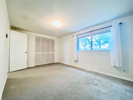 For Lease - 2020 Pharmacy Avenue Unit# 2, Toronto, Ontario - Photo 3