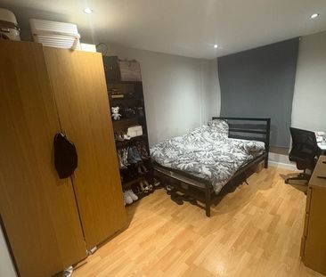 Room in a Shared Flat, West One Panorama, S1 - Photo 1