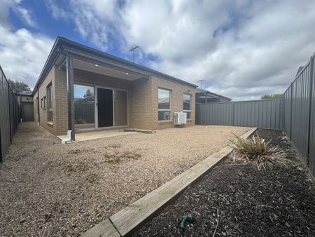 Spacious Family Living in the Heart of Harkness - Photo 2