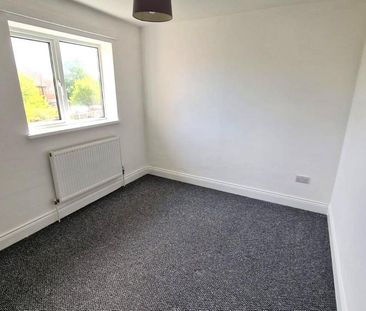 2 bedroom semi-detached house to rent - Photo 5