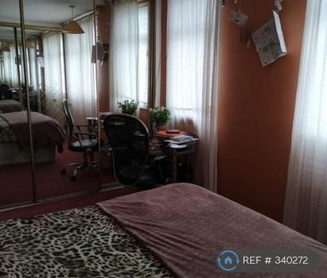 3 bedroom maisonette to rent - Photo 2