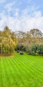 4 bedroom flat in Clevedon Road - Photo 3