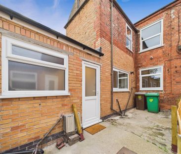 3 bedroom Terraced House to rent - Photo 6