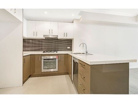 Sun Filled Apartment – Walk to Strathfield Train Station - Photo 5