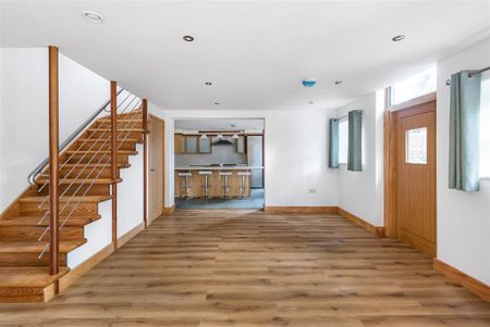 3 bedroom detached house to rent - Photo 2