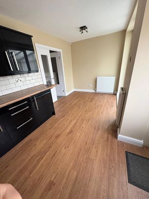 30, Wesley Garth, Leeds, West Yorkshire, LS11 8RF - Photo 1