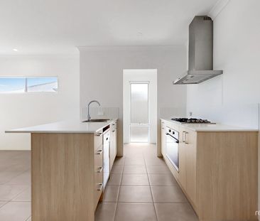 BRIGHT, BALANCED AND BEAUTIFULLY DESIGNED - Photo 6