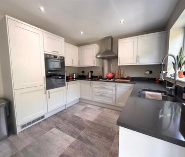 3 bedroom detached house to rent - Photo 5
