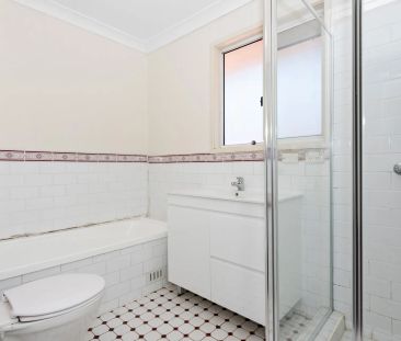 SPACIOUS UPDATED 2 BEDROOM TOWNHOUSE! GREAT LOCATION! - Photo 5