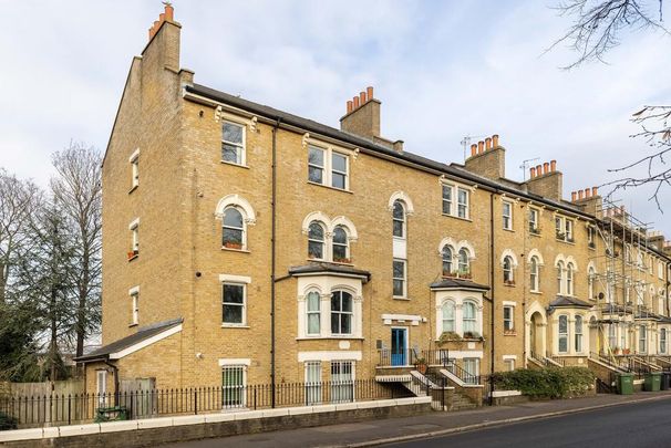 2 bedroom ground floor flat to rent - Photo 1